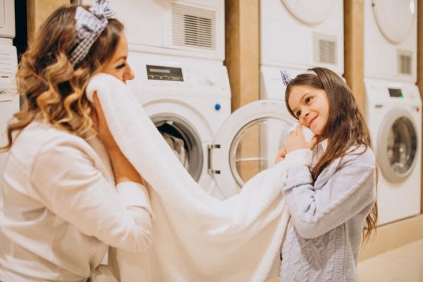 Πώς πλένετε τα μαξιλάρια σας για να τα διατηρείτε καθαρά και αφράτα? Ένας πρακτικός οδηγός