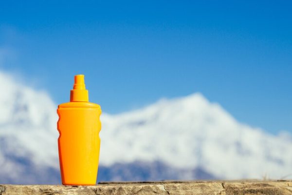 4 κλειδιά για την πρόληψη του ηλιακού εγκαύματος στο χιόνι