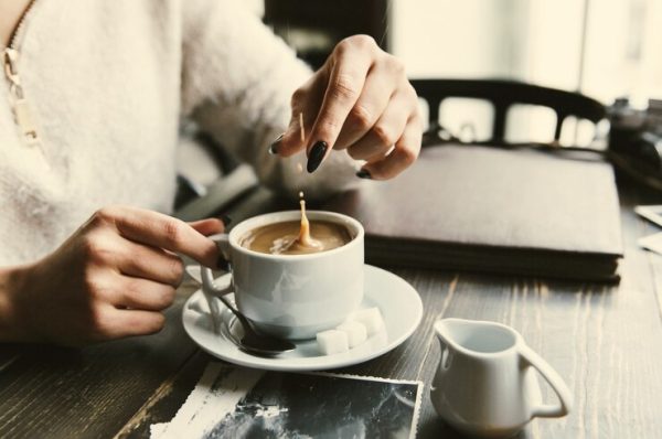 Ποτέ μην αναμειγνύετε αυτά τα προϊόντα με καφέ: Εγγυημένα προβλήματα υγείας