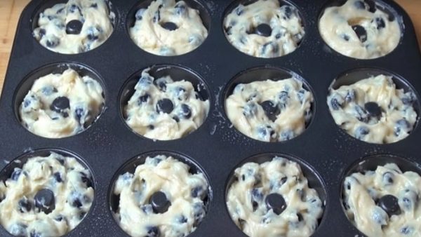 Συνταγή για μεγάλα muffins βατόμουρου που έχετε σε ένα αστραπή γρήγορα!