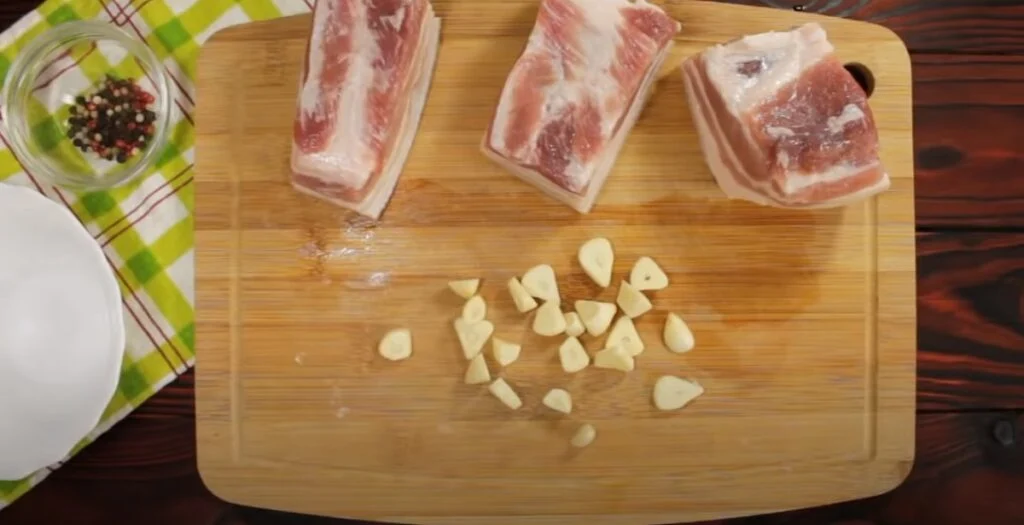 Gourmet Bacon χοιρινό κοιλιά με σκόρδο και μπαχαρικά: Επικαρτική λιχουδιά για γκουρμές!