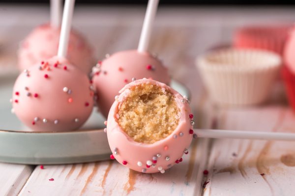 Cake Pops: Ένα ρομαντικό και γοητευτικό επιδόρπιο