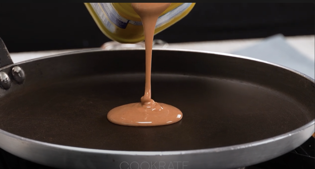 Nesquik Mini Cocoa Pancakes με κρέμα βανίλιας