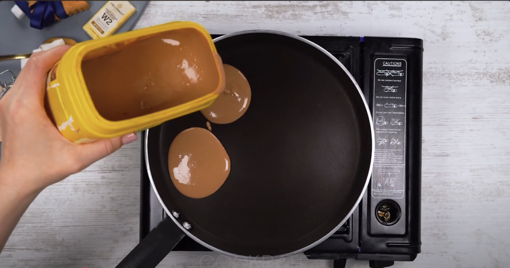 Nesquik Mini Cocoa Pancakes με κρέμα βανίλιας