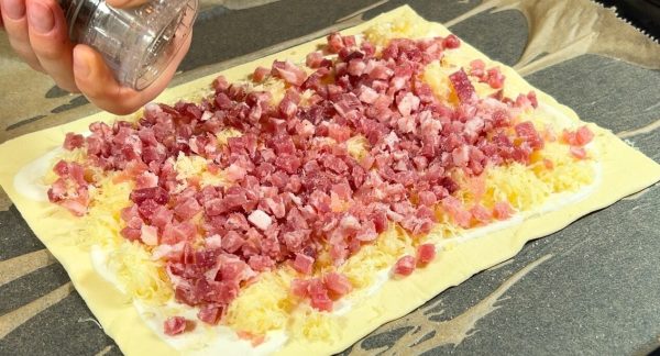 Puff Pastry στην καλύτερη μορφή: Νόστιμες σακούλες με τυρί, ζαμπόν και σουσάμι
