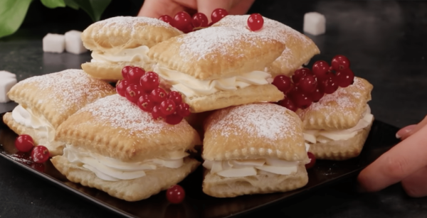 Fluffy Creamy Puff Pastry – Έμπνευση για νόστιμο επιδόρπιο!