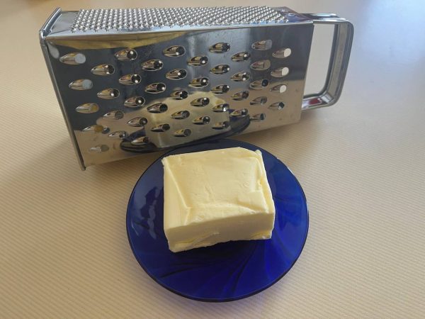 Brilliant Butter Trick: Έτσι το κηλιδώνετε τέλεια από το ψυγείο!