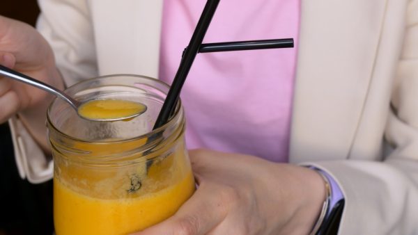 Εξαλείφει τις ρυτίδες καλύτερα από το Botox. Πιείτε ένα φλιτζάνι αντί για κρέμες την ημέρα