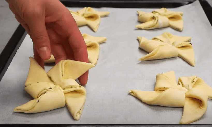 Εξαιρετική εκκίνηση του Puff Pastry: Προετοιμάστε αυτά τα υπέροχα αστέρια!