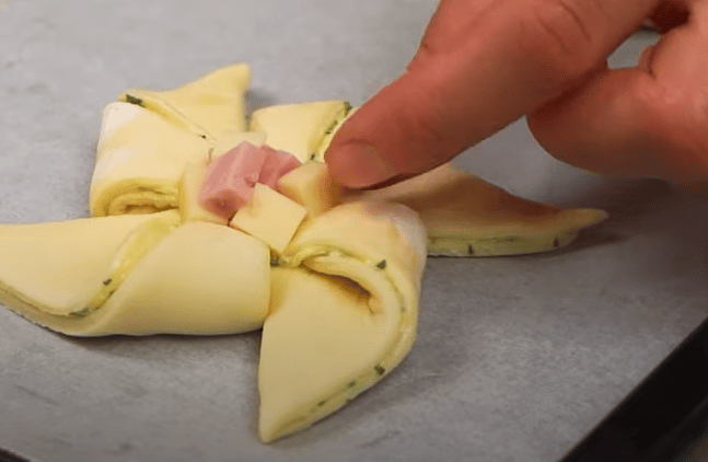 Εξαιρετική εκκίνηση του Puff Pastry: Προετοιμάστε αυτά τα υπέροχα αστέρια!