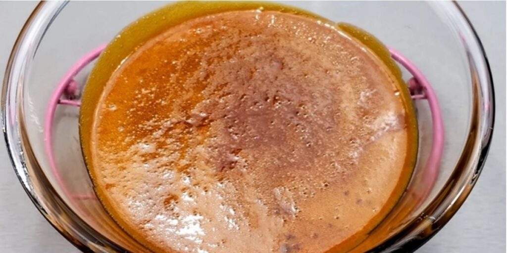 Κέικ με μέλι marlenka με νόστιμη κρέμα και εύθραυστο ψίχουλο