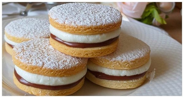 Heavenly Sponge -Κρέμα γεμάτη με κρέμα και Nutella: ένα εύθραυστο επιδόρπιο που λιώνει στη γλώσσα