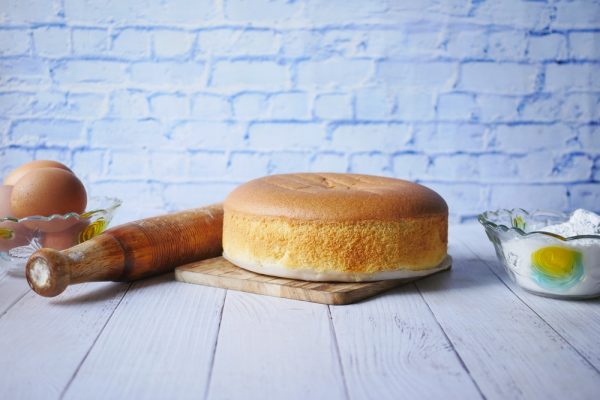 Φως, χνουδωτό και χωρίς σκόνη ψησίματος. Πώς να προετοιμάσετε το τέλειο σφουγγάρι της Γένοβας;