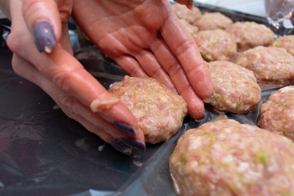 Δεν έχετε δει ποτέ τόσο ζουμερό κρέας. Ξεχάστε το χοιρινό και προσθέστε δύο πράγματα