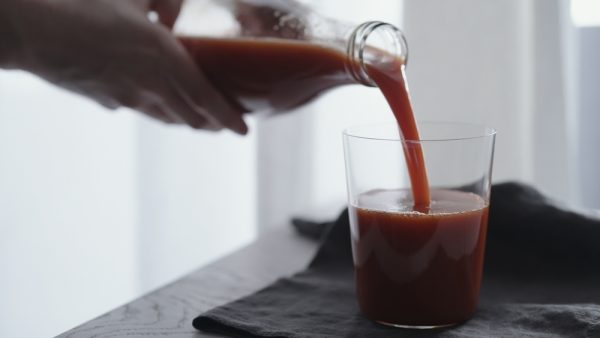 Είναι ένας από τους πιο υγιεινούς χυμούς στον κόσμο. Περιέχει μια σειρά βιταμινών και ορυκτών