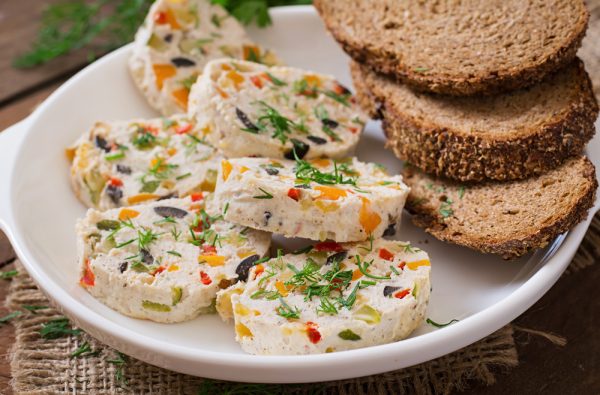 Τοποθετήστε το κοτόπουλο Pate. Μπορεί να καταναλωθεί από άτομα με διατροφή και αθλητές